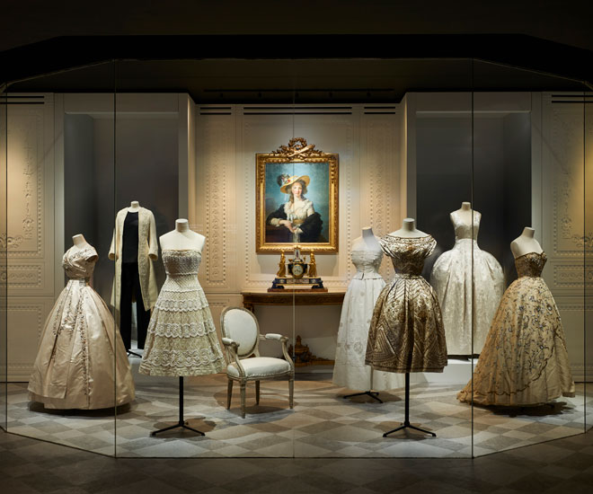 Christian-Dior-exhibit-2