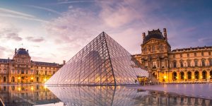 Bagaimana kisah Piramida Louvre I.M. Pei membuat kita memikirkan kembali persoalan arsitektur