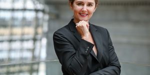 CEO Regional Cartier, Cecile Naour, Berbicara Tentang Pentingnya Pemberdayaan Perempuan